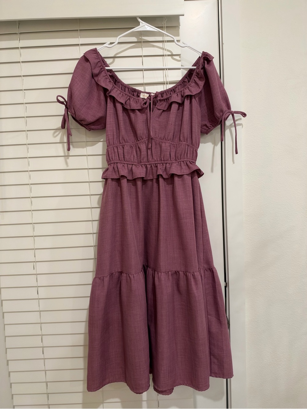 Purple lightweight midi dress perfect for any occasion!